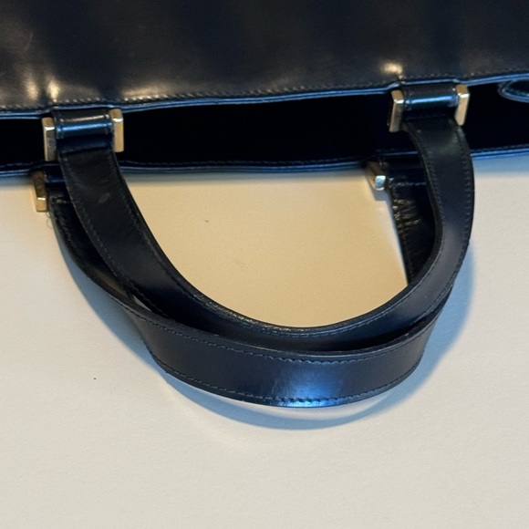 Gucci Vintage '90s Black Leather Tote in Fair Condition (interior peeling) - Picture 2 of 10
